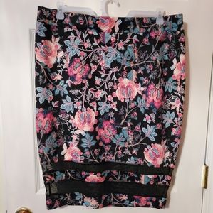 Floral printed pencil skirt